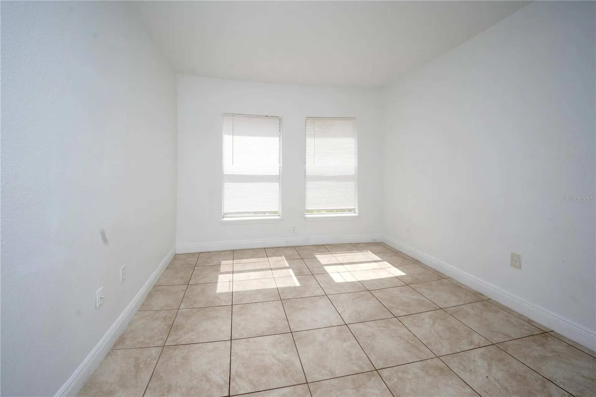 2814 Club Cortile Circle Kissimmee FL 34746