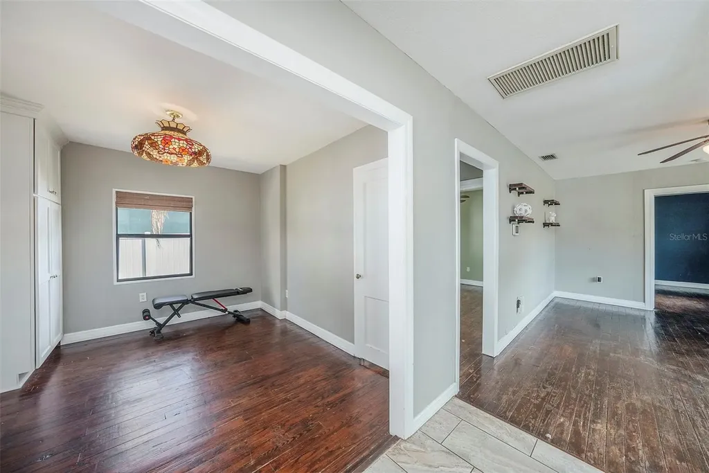 1702 E Knollwood Street Tampa FL 33610