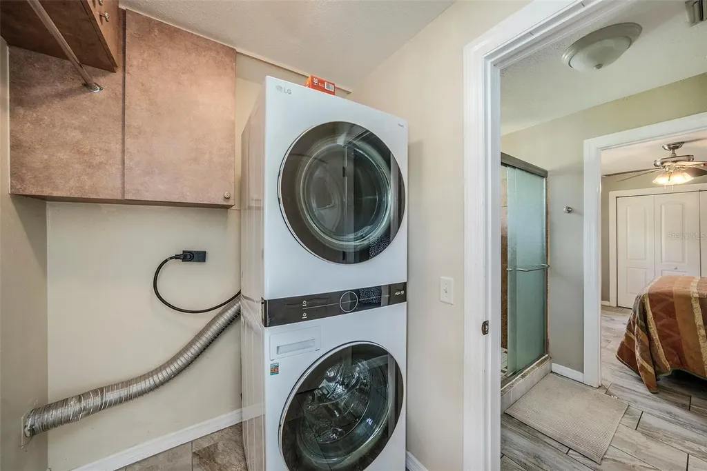 1702 E Knollwood Street Tampa FL 33610