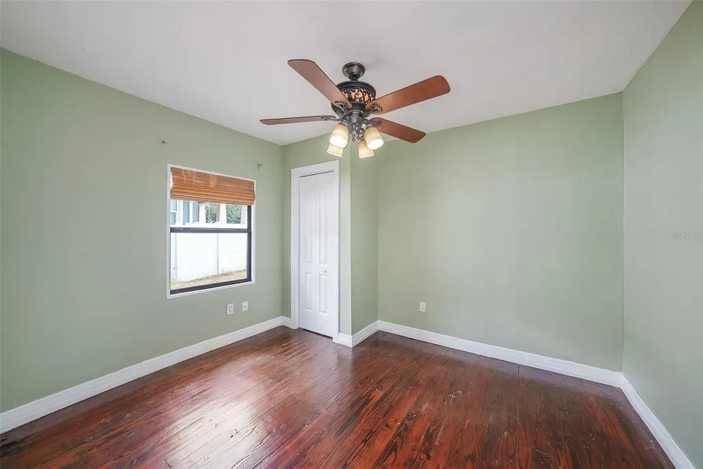 1702 E Knollwood Street Tampa FL 33610