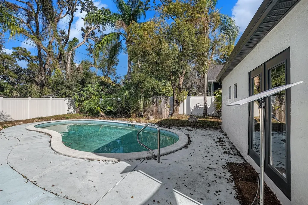 1702 E Knollwood Street Tampa FL 33610