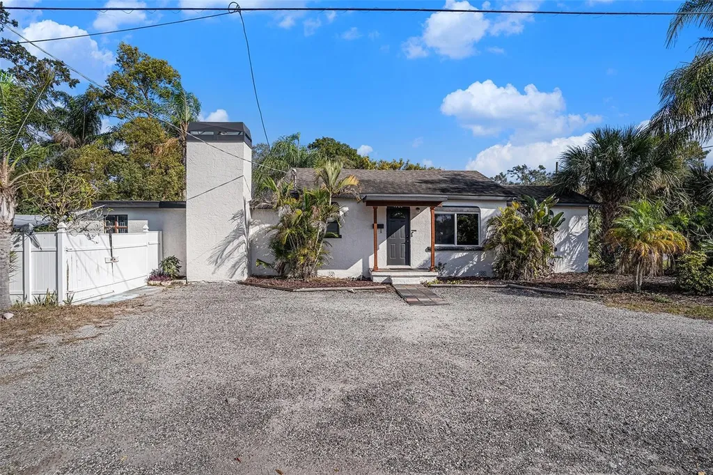 1702 E Knollwood Street Tampa FL 33610