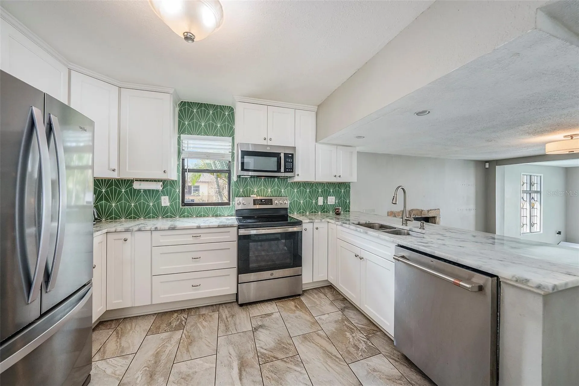 1702 E Knollwood Street Tampa FL 33610