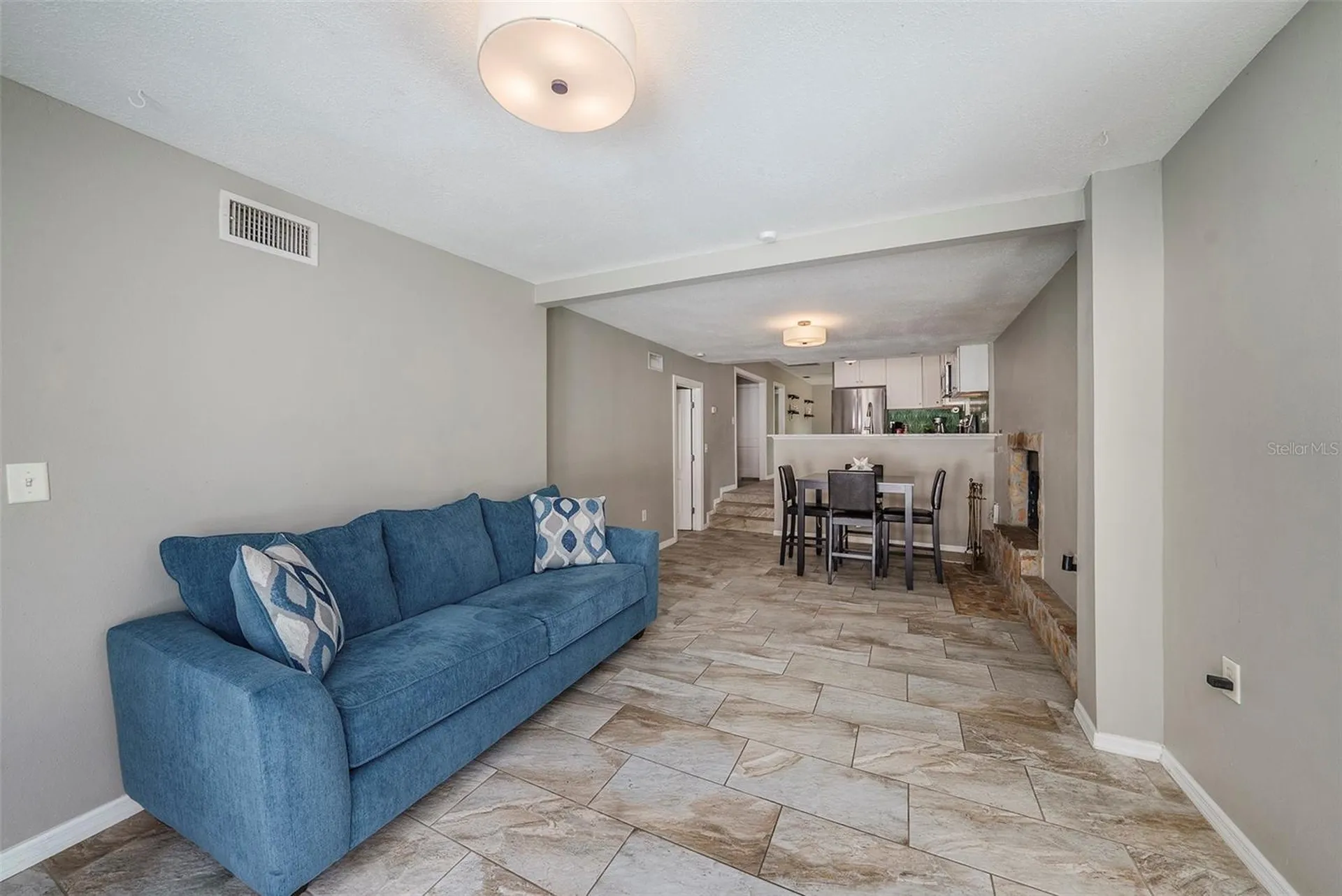 1702 E Knollwood Street Tampa FL 33610