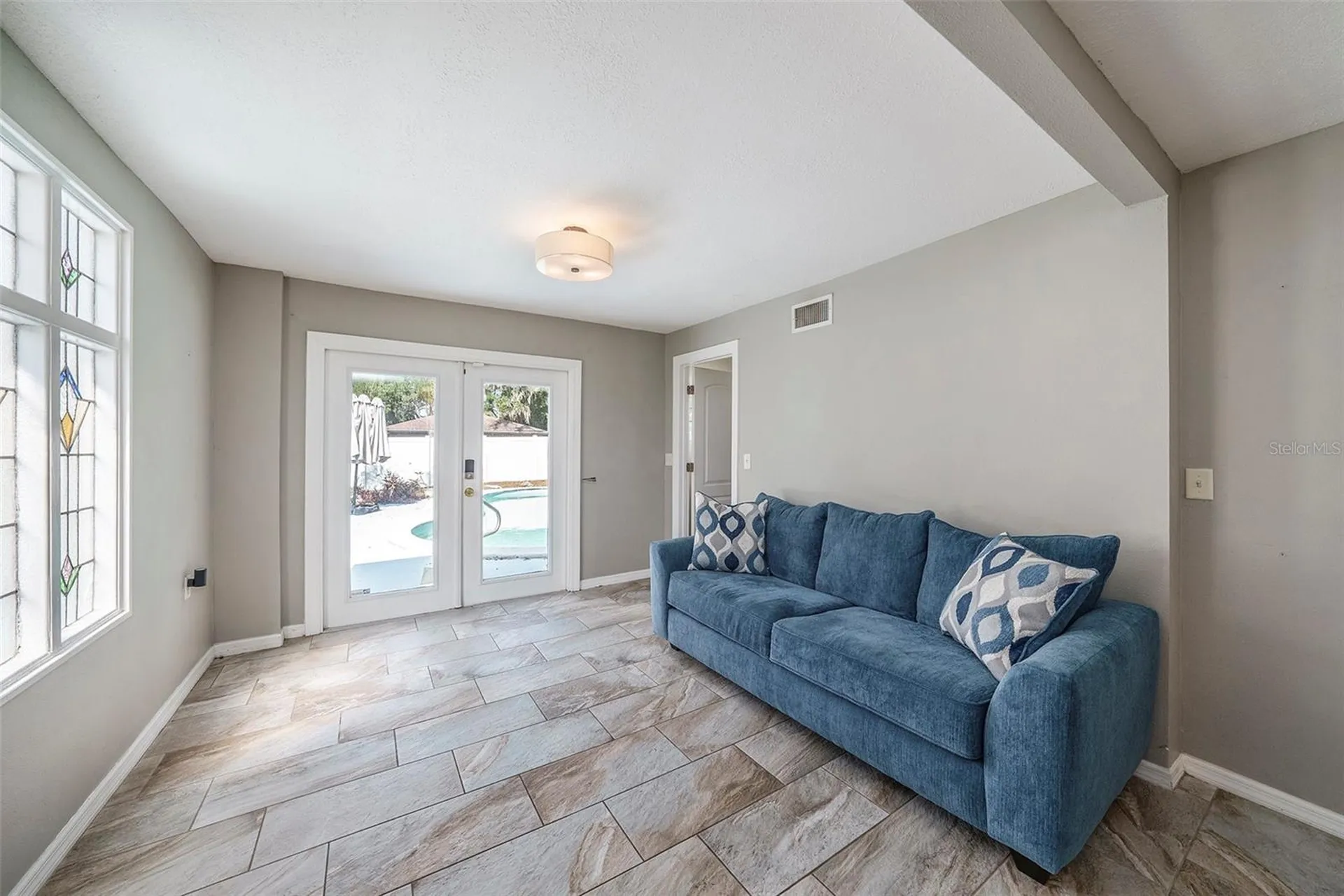 1702 E Knollwood Street Tampa FL 33610
