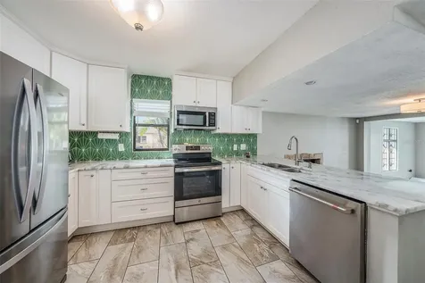1702 E Knollwood Street Tampa FL 33610