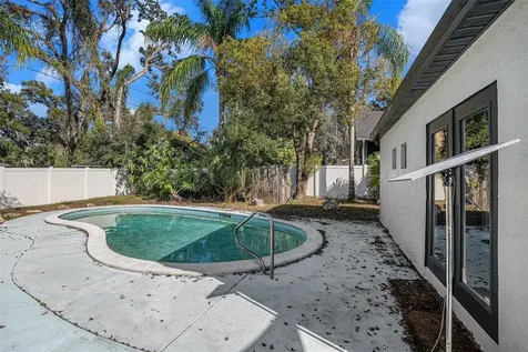 1702 E Knollwood Street Tampa FL 33610