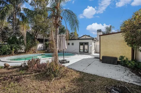 1702 E Knollwood Street Tampa FL 33610