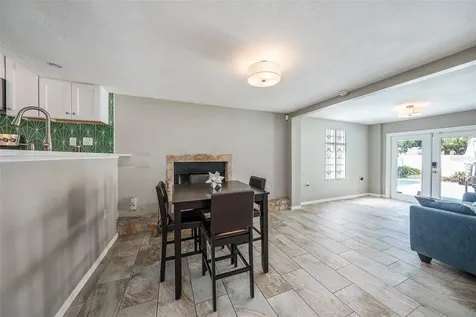 1702 E Knollwood Street Tampa FL 33610
