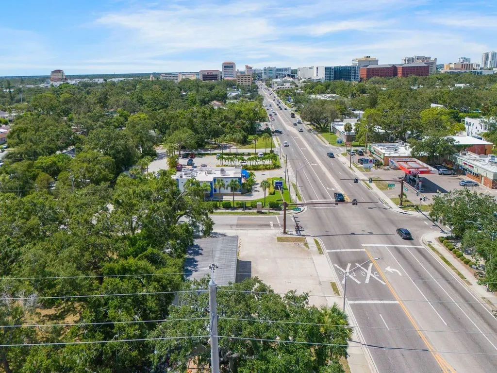 1000 N Washington Boulevard Sarasota FL 34236