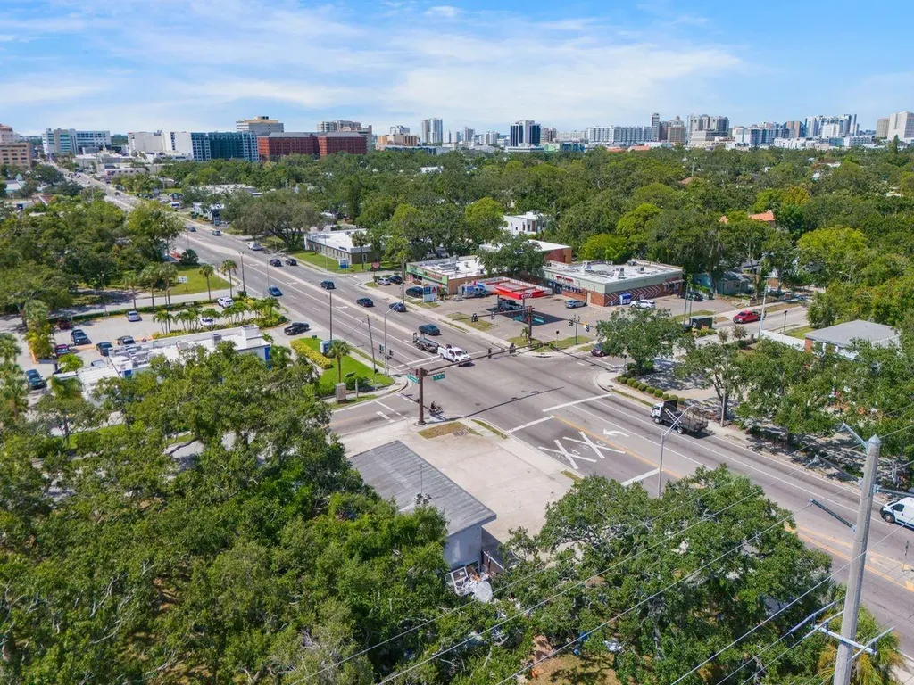 1000 N Washington Boulevard Sarasota FL 34236