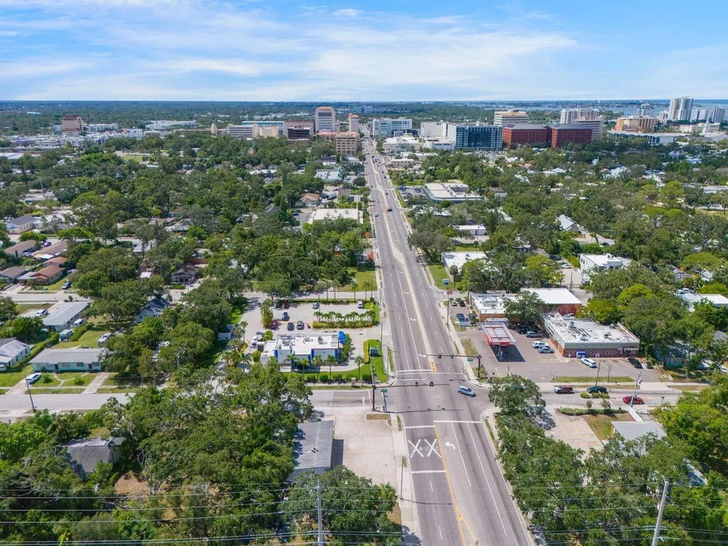 1000 N Washington Boulevard Sarasota FL 34236