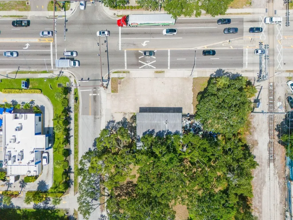 1000 N Washington Boulevard Sarasota FL 34236