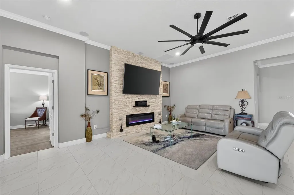 11525 Lake Lucaya Drive Riverview FL 33579