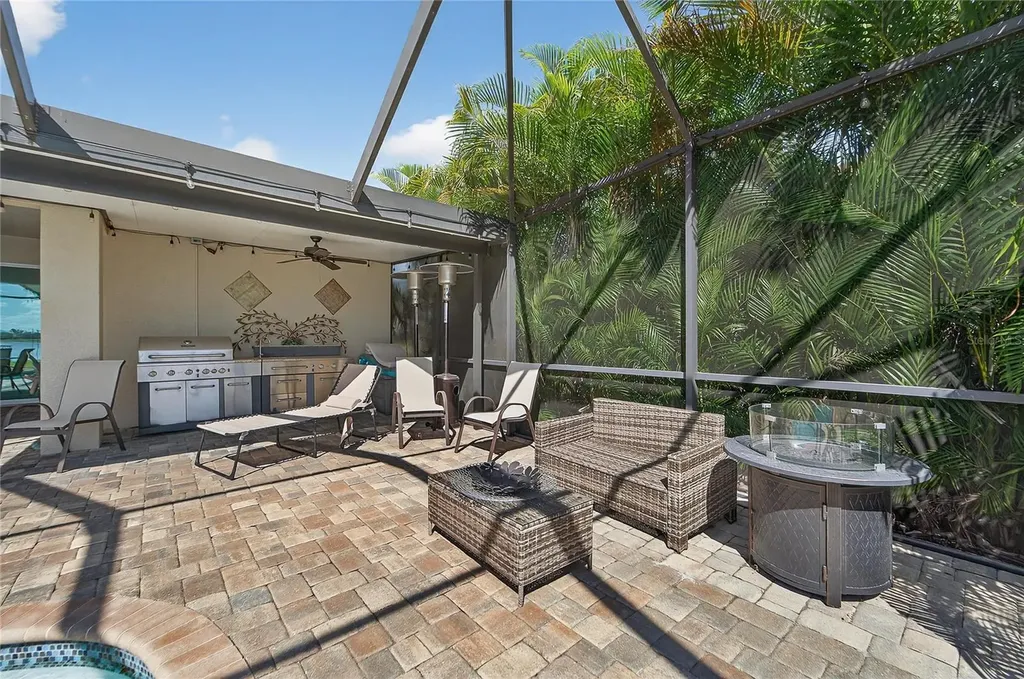 11525 Lake Lucaya Drive Riverview FL 33579