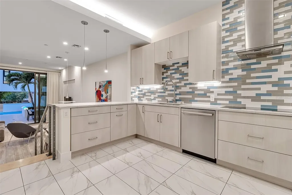 1542 4th Street Sarasota FL 34236