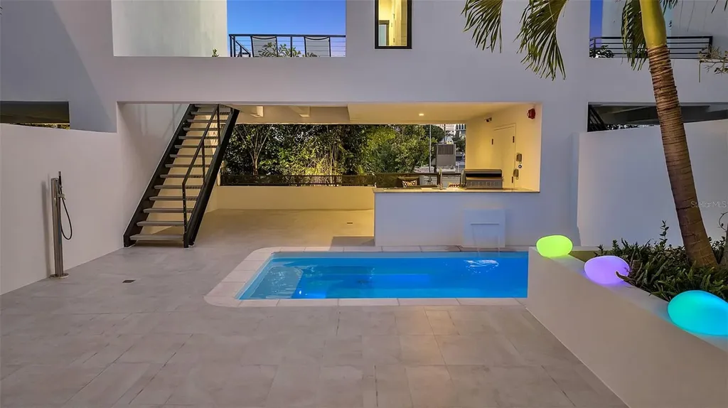 1542 4th Street Sarasota FL 34236