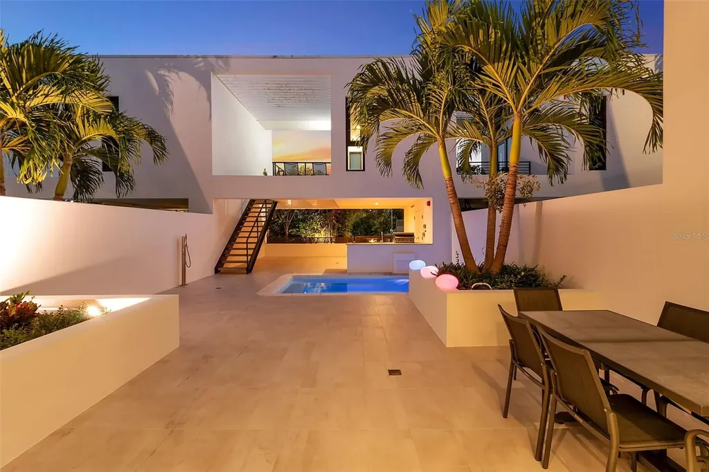 1542 4th Street Sarasota FL 34236