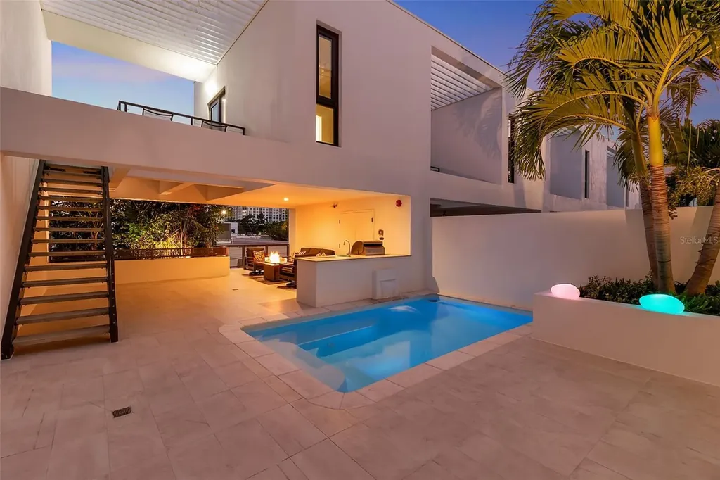 1542 4th Street Sarasota FL 34236