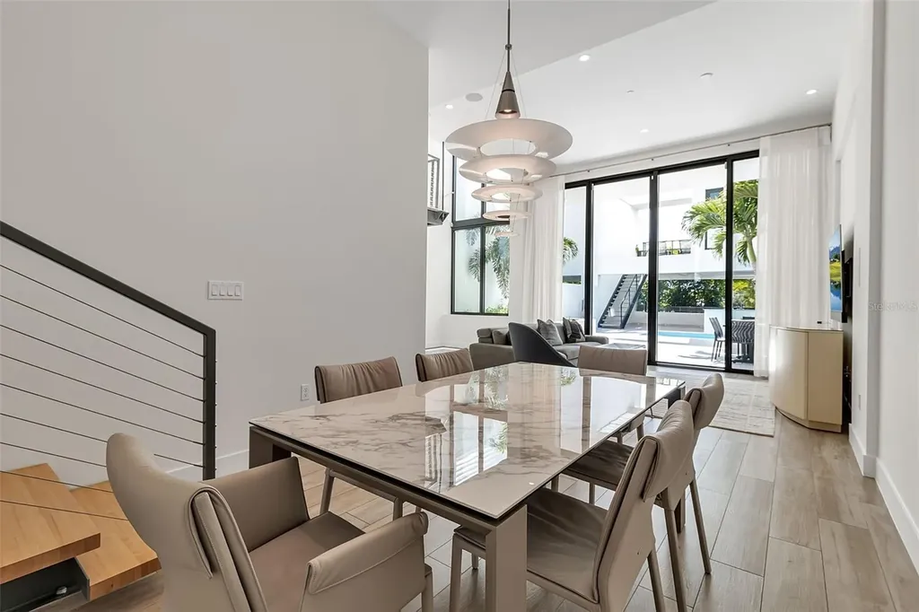 1542 4th Street Sarasota FL 34236