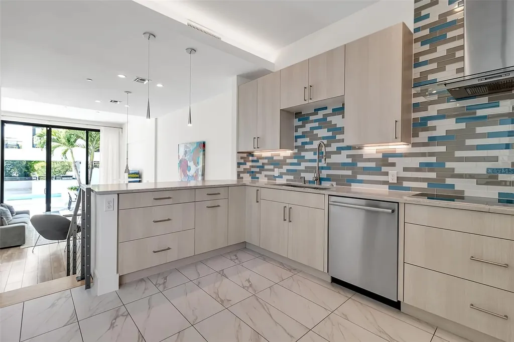 1542 4th Street Sarasota FL 34236