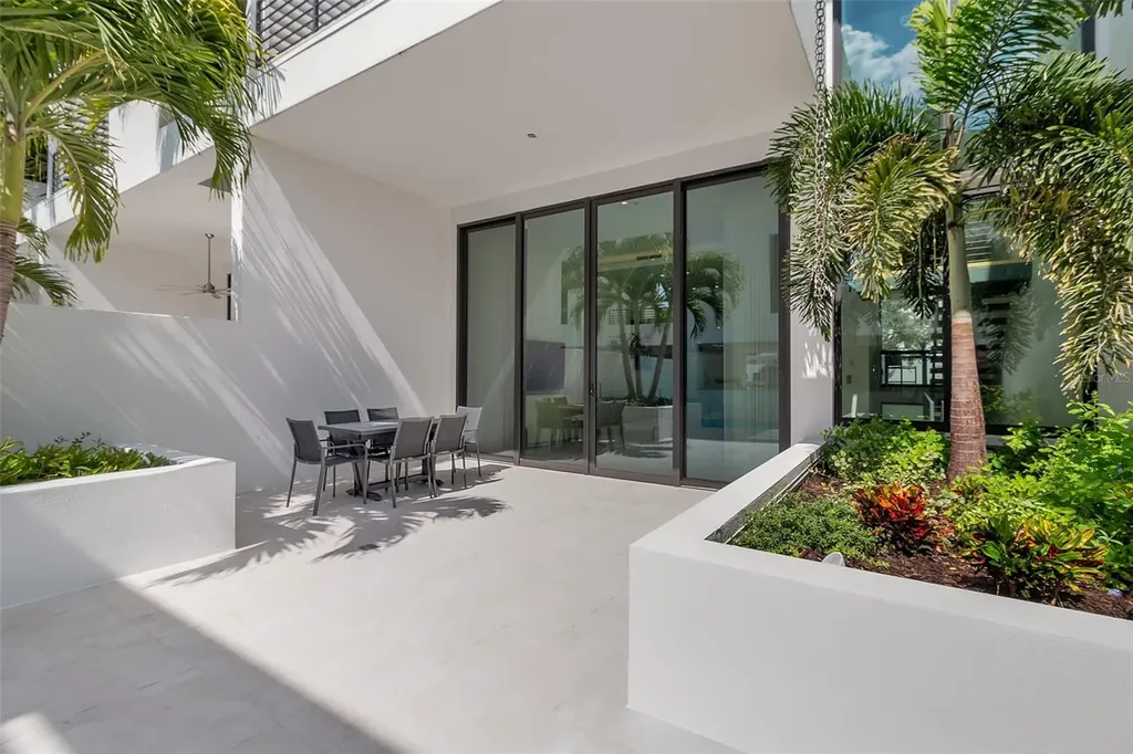 1542 4th Street Sarasota FL 34236