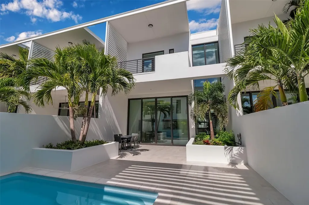 1542 4th Street Sarasota FL 34236