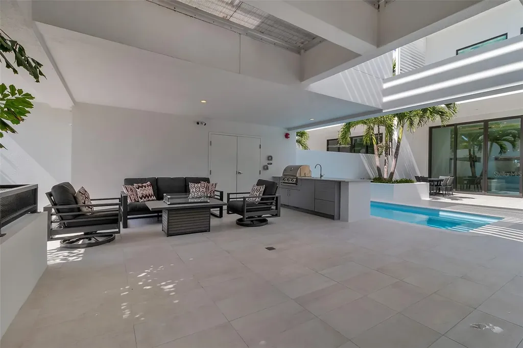 1542 4th Street Sarasota FL 34236