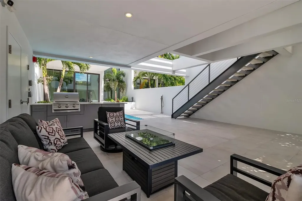 1542 4th Street Sarasota FL 34236