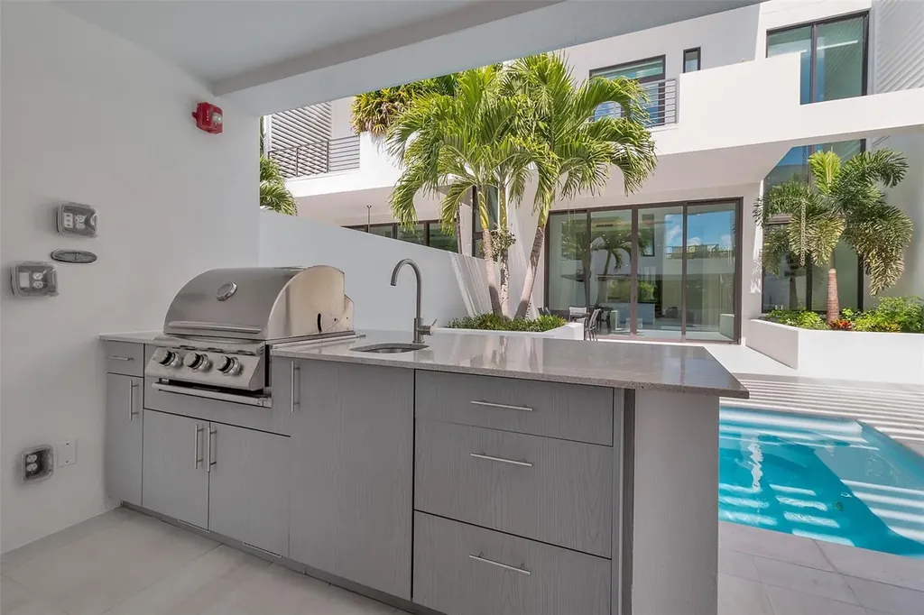 1542 4th Street Sarasota FL 34236