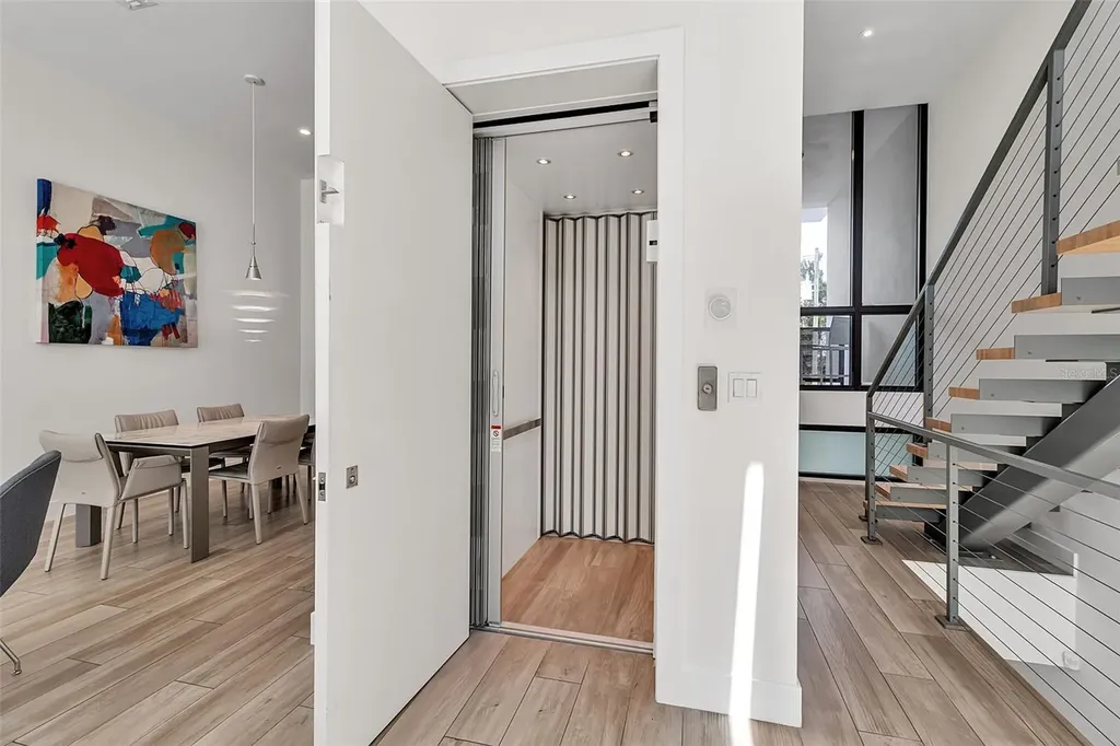 1542 4th Street Sarasota FL 34236