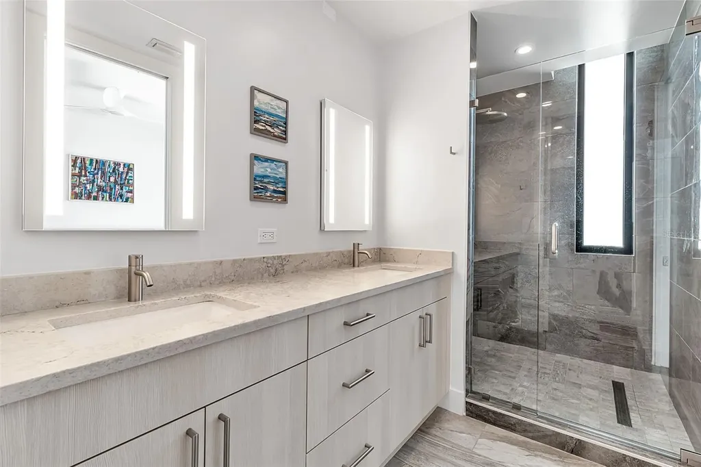 1542 4th Street Sarasota FL 34236