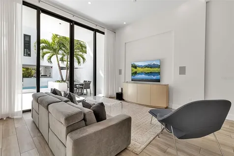 1542 4th Street Sarasota FL 34236