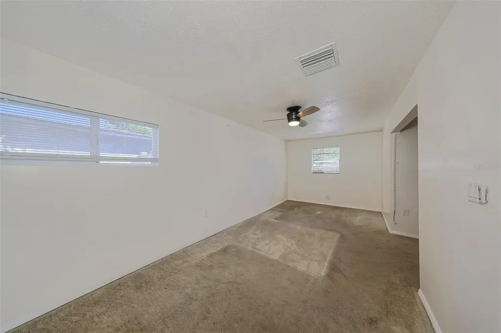 1507 76th Avenue N St Petersburg FL 33702