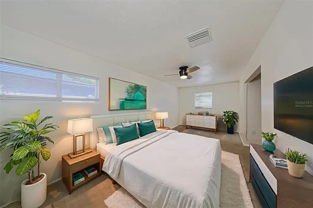 1507 76th Avenue N St Petersburg FL 33702