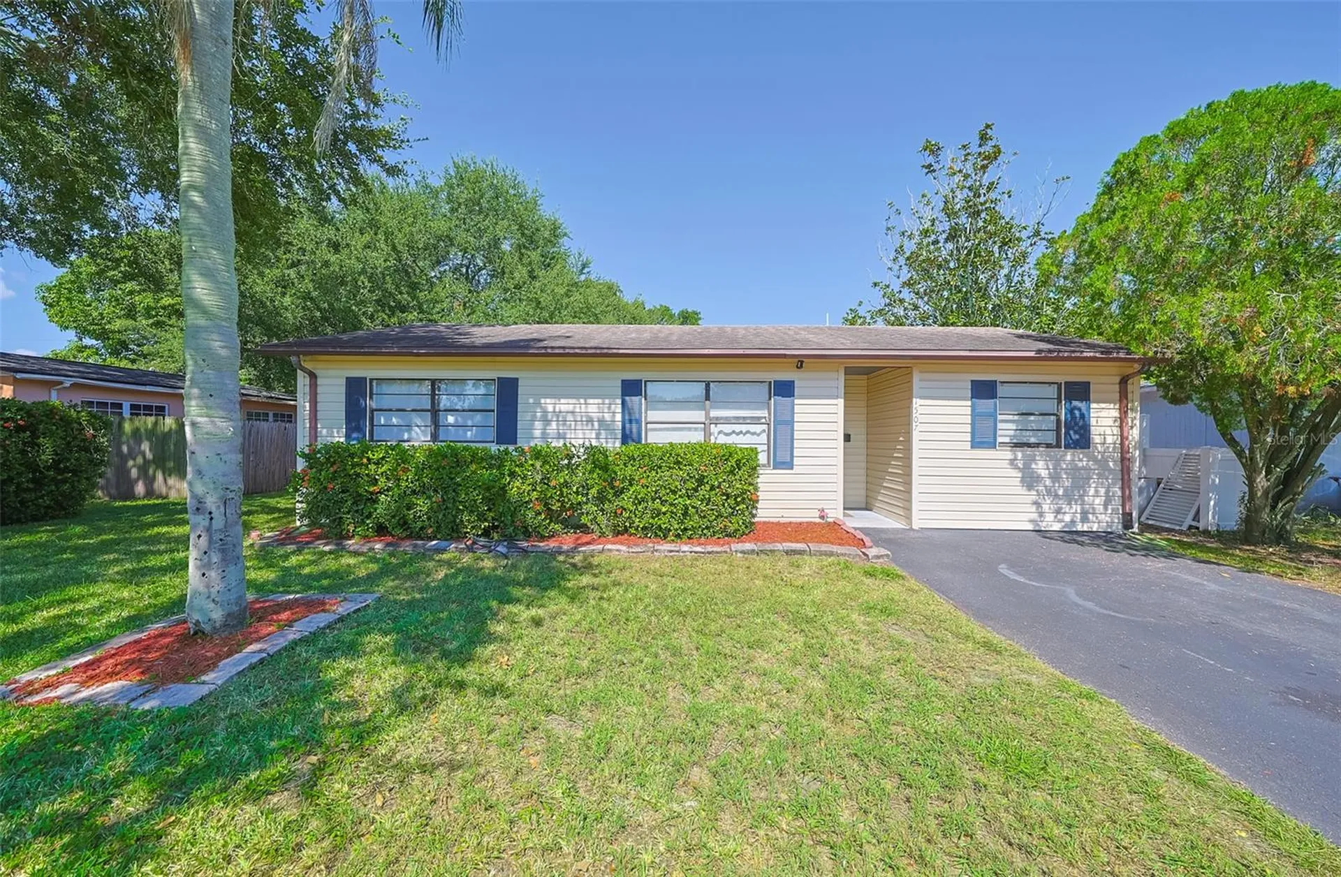 1507 76th Avenue N St Petersburg FL 33702