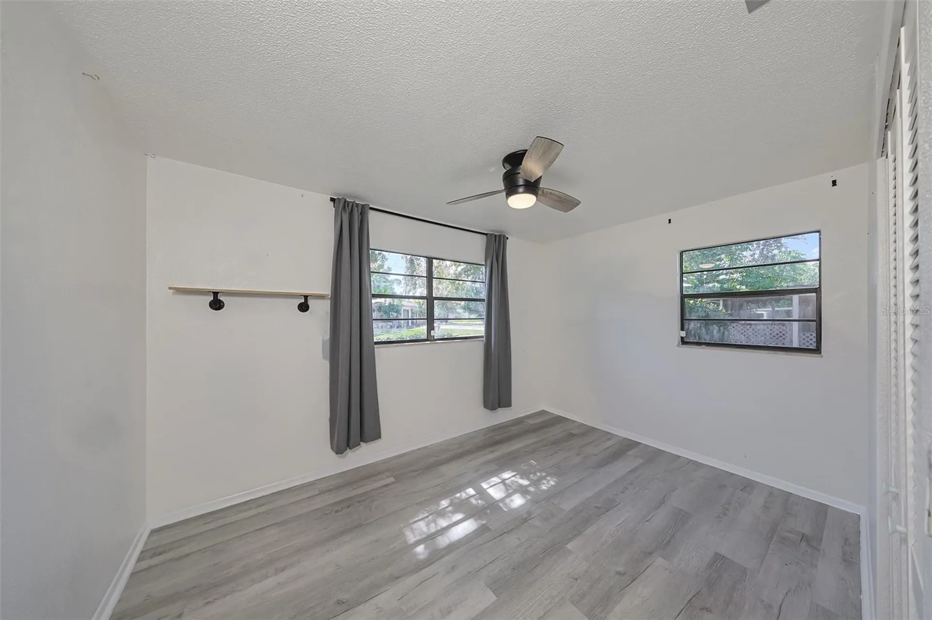 1507 76th Avenue N St Petersburg FL 33702