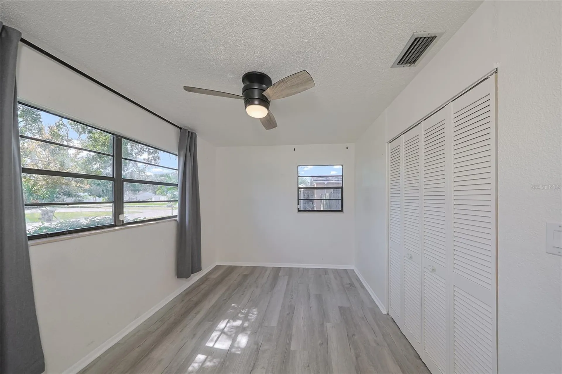 1507 76th Avenue N St Petersburg FL 33702