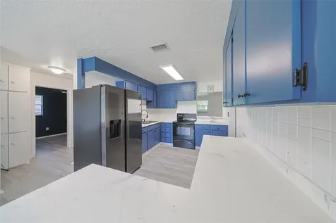 1507 76th Avenue N St Petersburg FL 33702