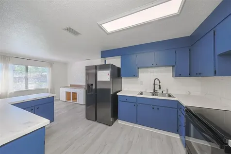 1507 76th Avenue N St Petersburg FL 33702