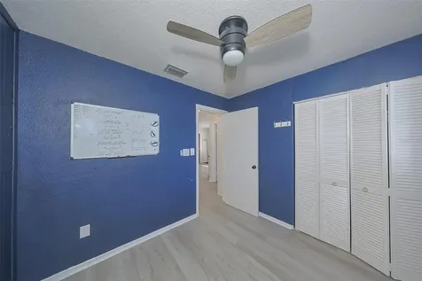 1507 76th Avenue N St Petersburg FL 33702