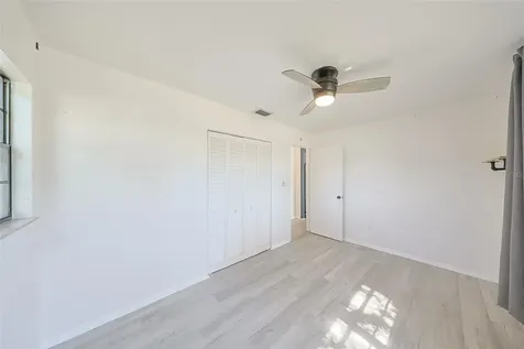 1507 76th Avenue N St Petersburg FL 33702
