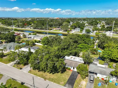 1507 76th Avenue N St Petersburg FL 33702