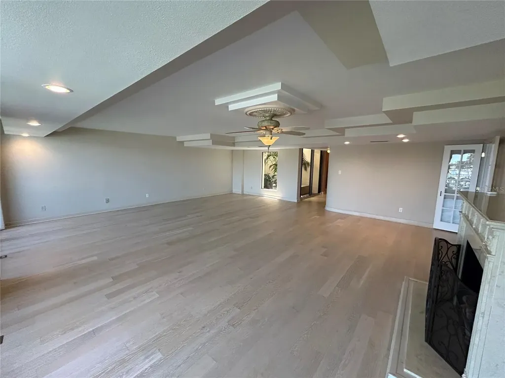 2795 Kipps Colony Drive S St Petersburg FL 33707