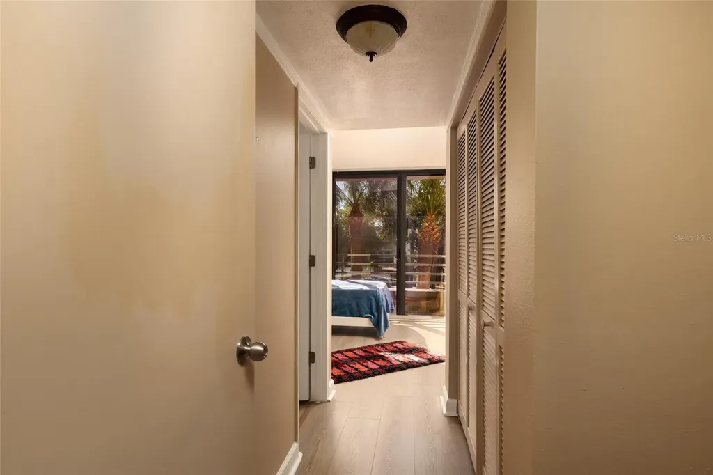 2795 Kipps Colony Drive S St Petersburg FL 33707
