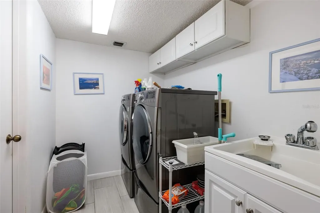 2795 Kipps Colony Drive S St Petersburg FL 33707