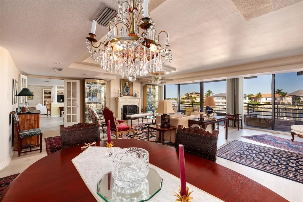 2795 Kipps Colony Drive S St Petersburg FL 33707