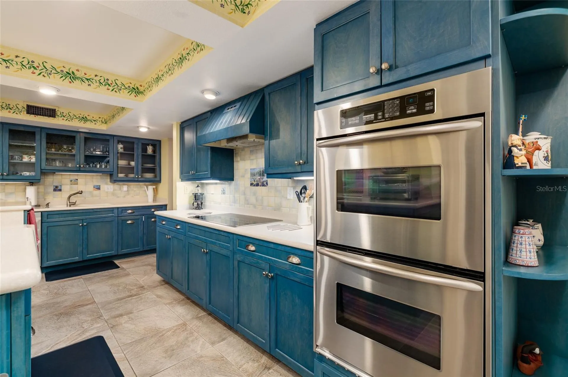2795 Kipps Colony Drive S St Petersburg FL 33707