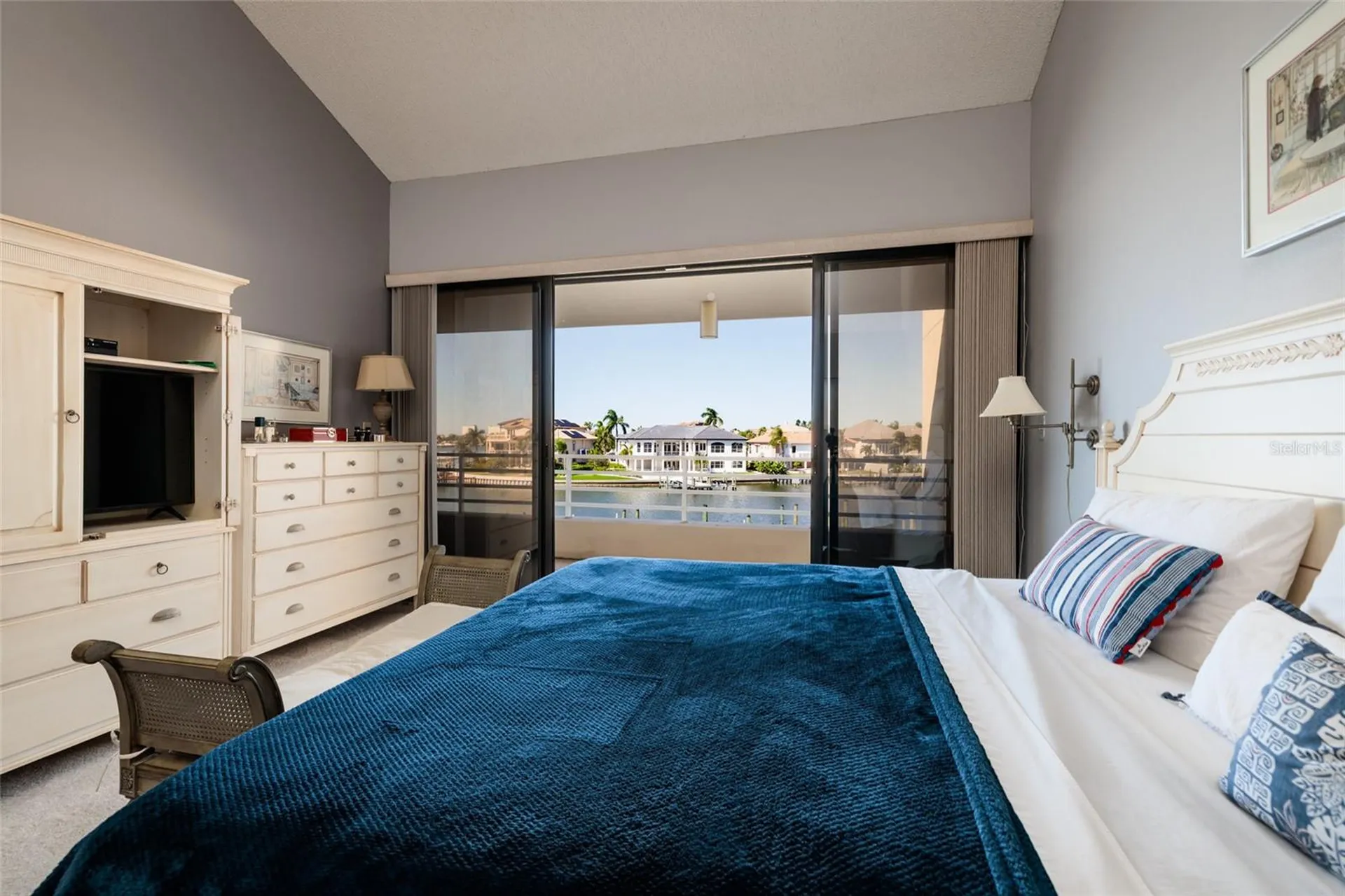 2795 Kipps Colony Drive S St Petersburg FL 33707