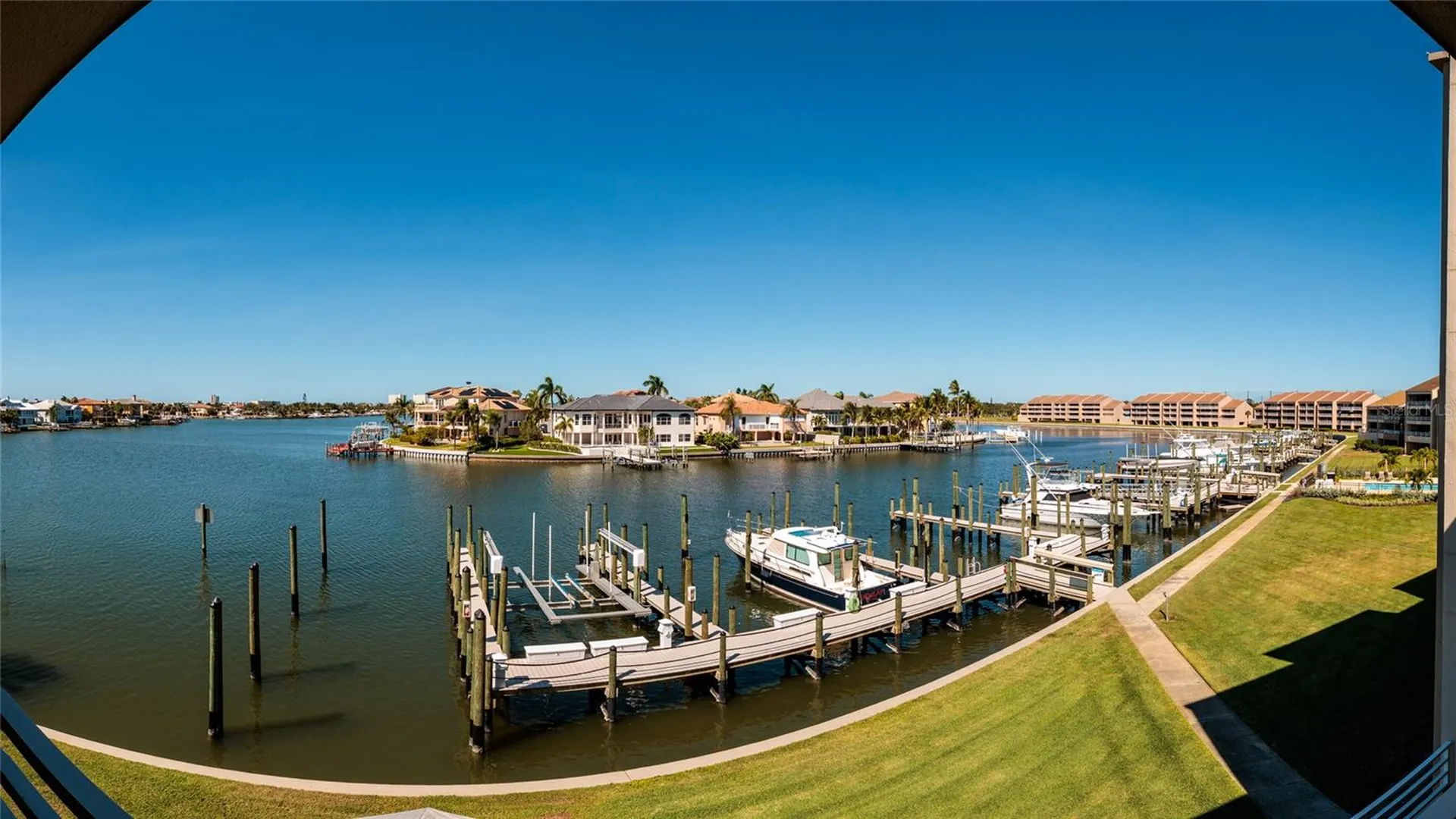 2795 Kipps Colony Drive S St Petersburg FL 33707